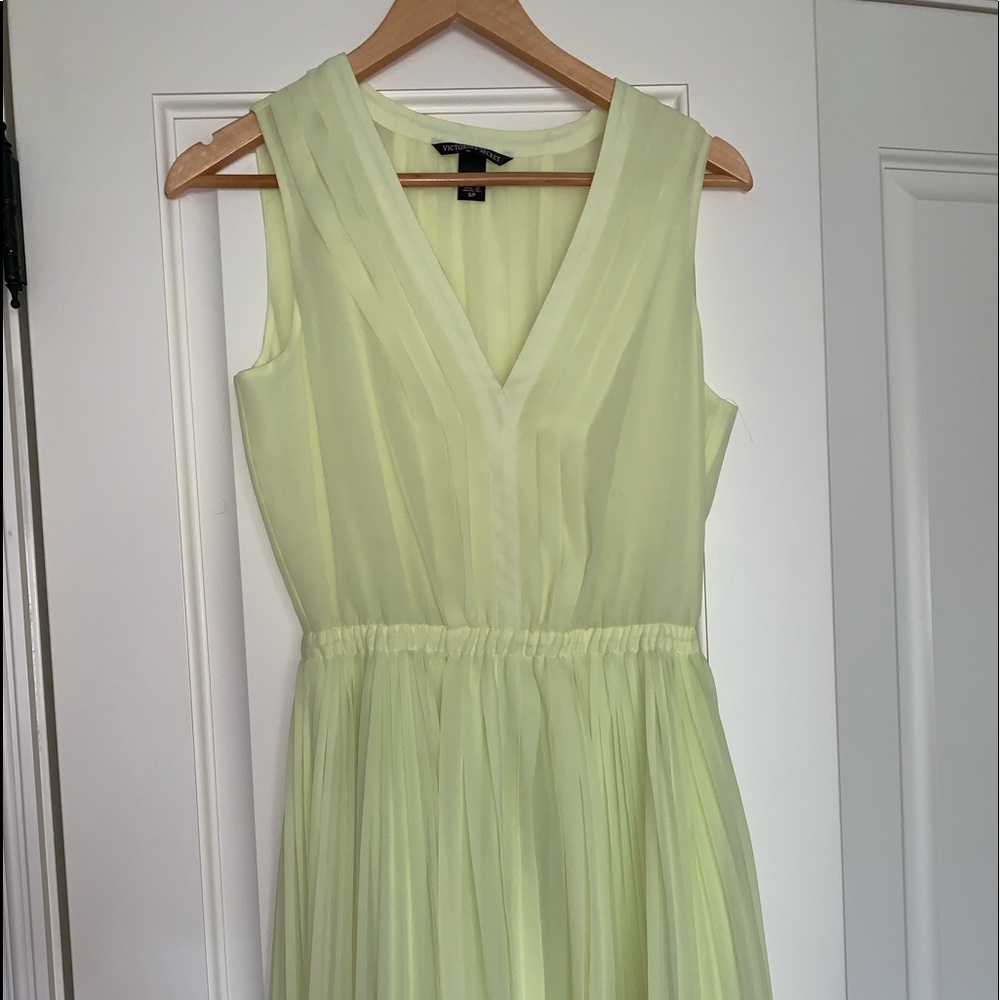 Victoria’s Secret sz.small pleated dress